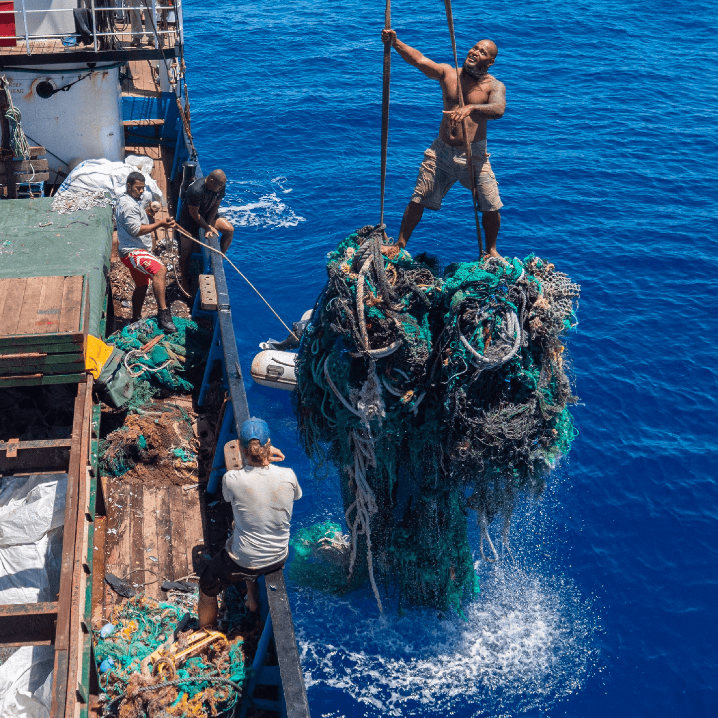 Remove mid-ocean plastic